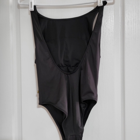 Black bathing suit - Picture 2 of 5